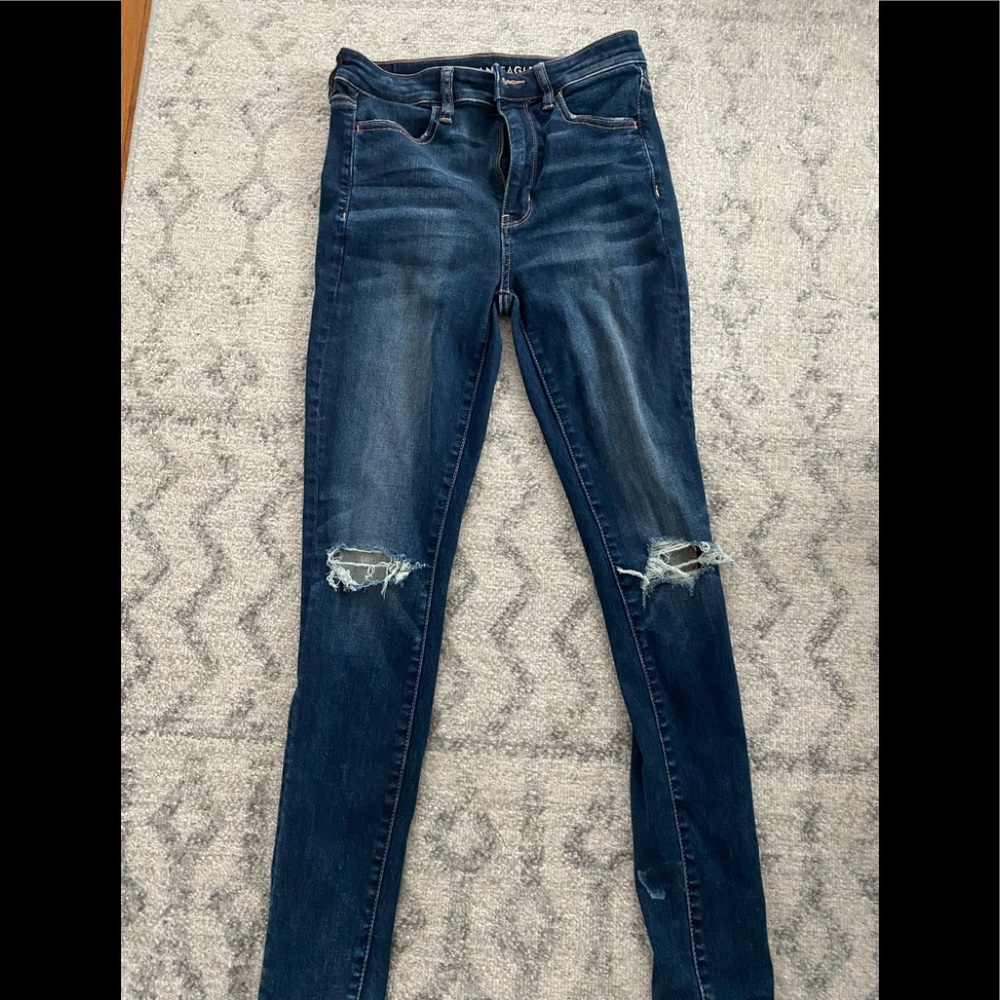 American eagle straight leg jeans size 6 - rips in knees